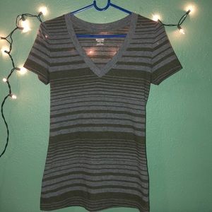 Striped v neck tee
